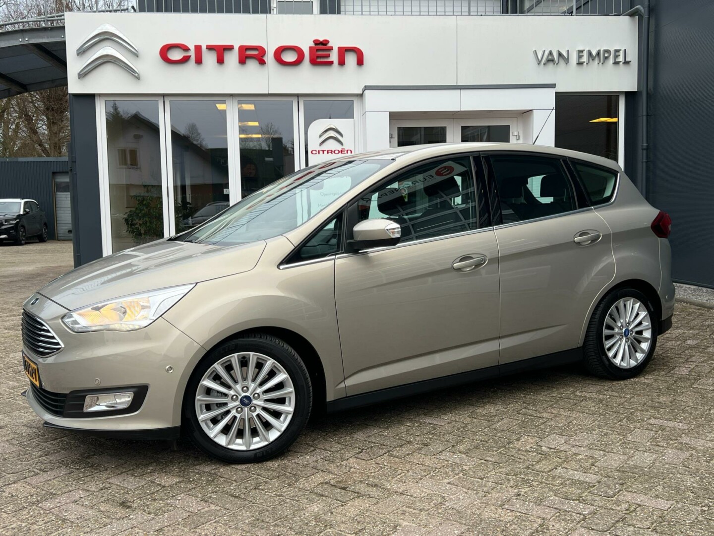 Ford-C-MAX-21