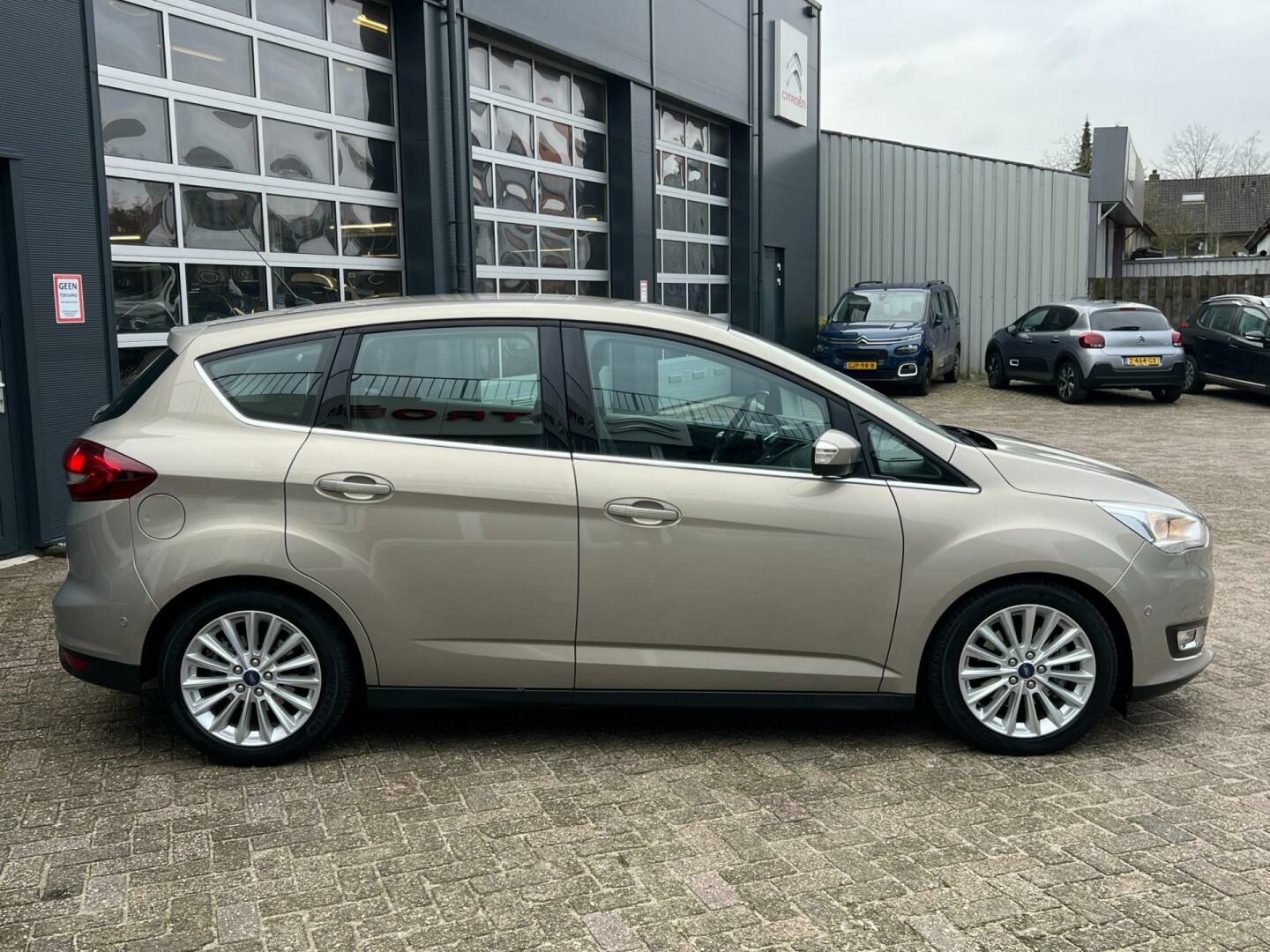 Ford-C-MAX-22