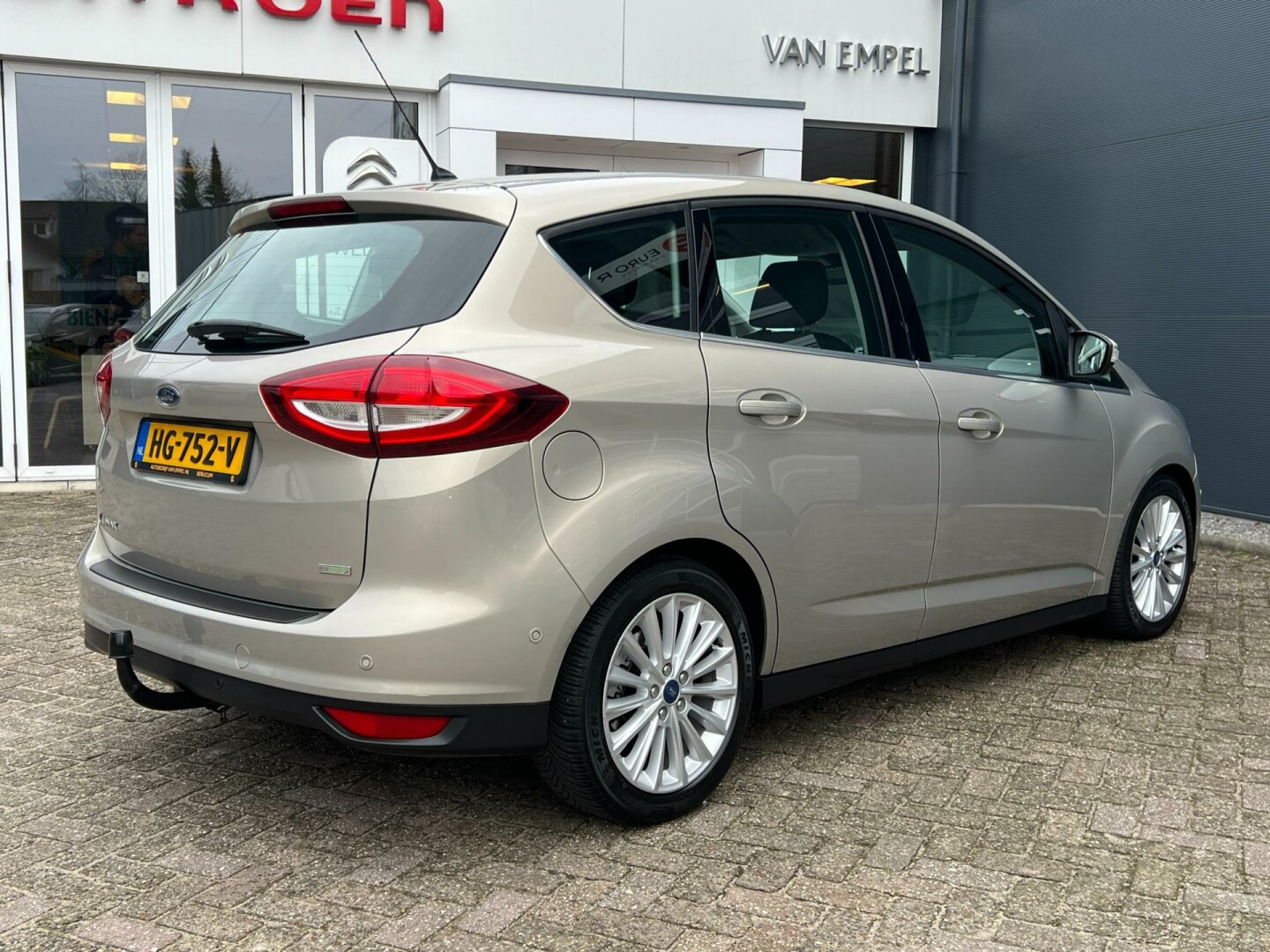 Ford-C-MAX-3